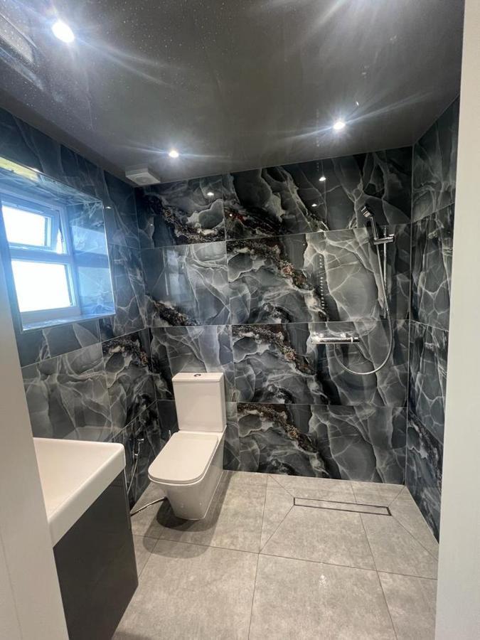 Large Studio Flat B Near Heathrow هيثرو المظهر الخارجي الصورة